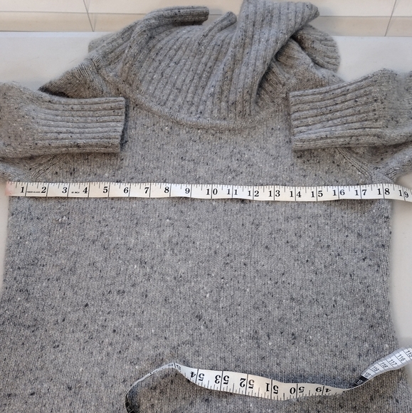 Neiman Marcus Exclusive Women's 100% Cashmere Knit Pullover Cowlneck Sweater - Picture 9 of 11